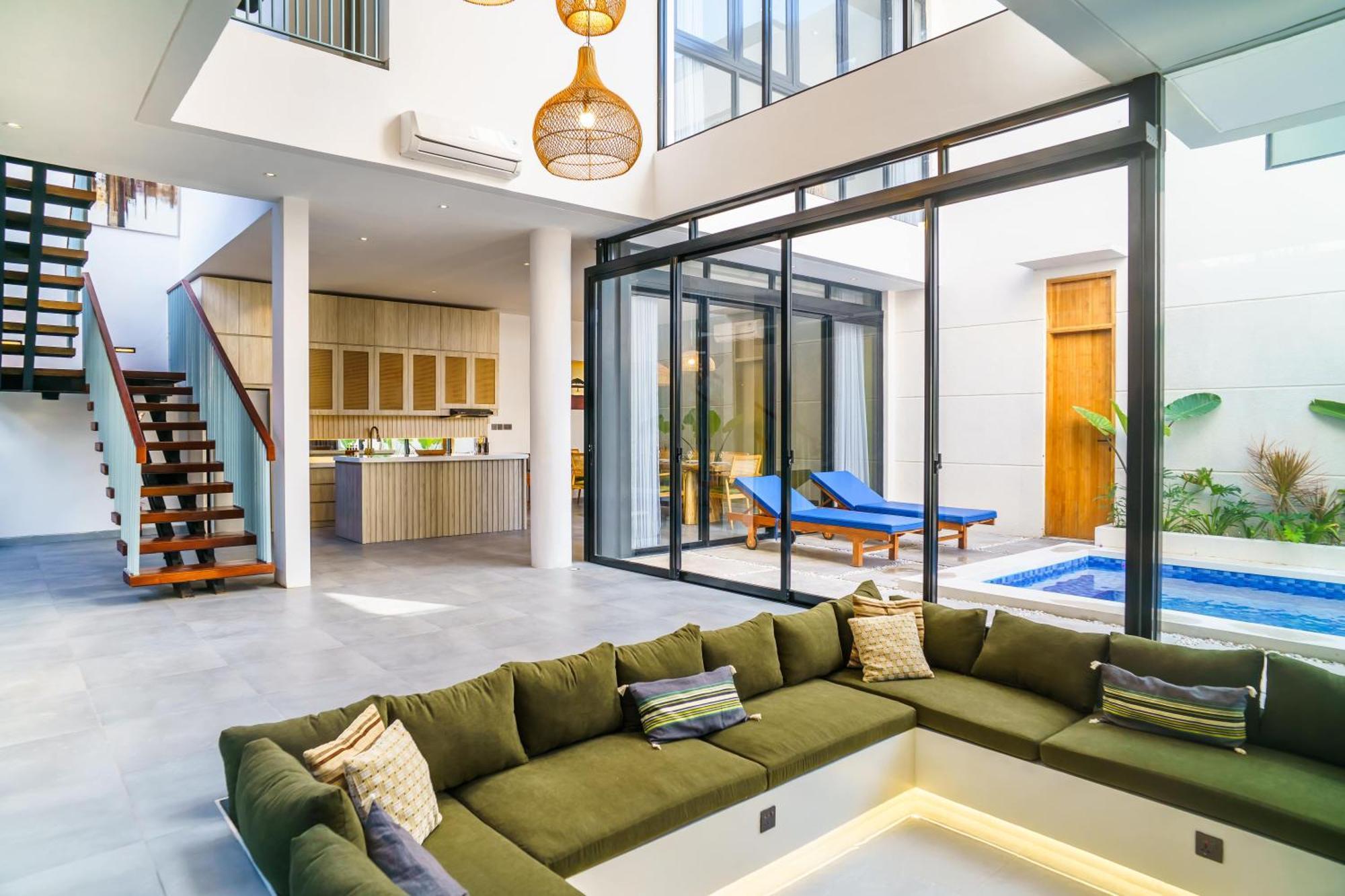 New 3 Bedroom With Rooftop Villa Seminyak (Bali)