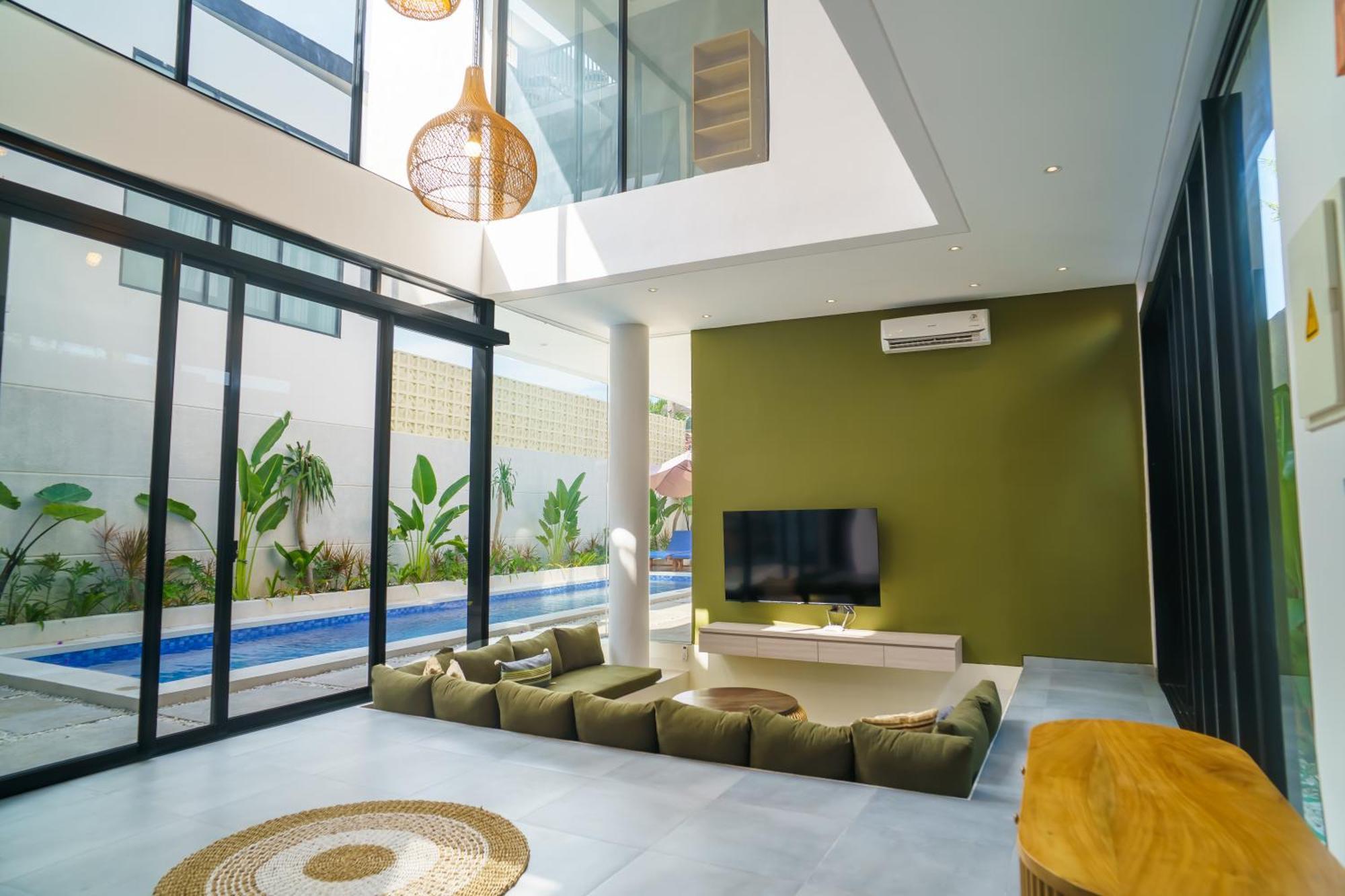 Villa New 3 Bedroom With Rooftop Seminyak (Bali)